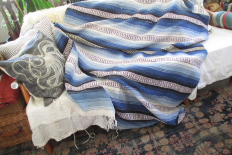 Hippie 70s Mexican serape in shades of blue