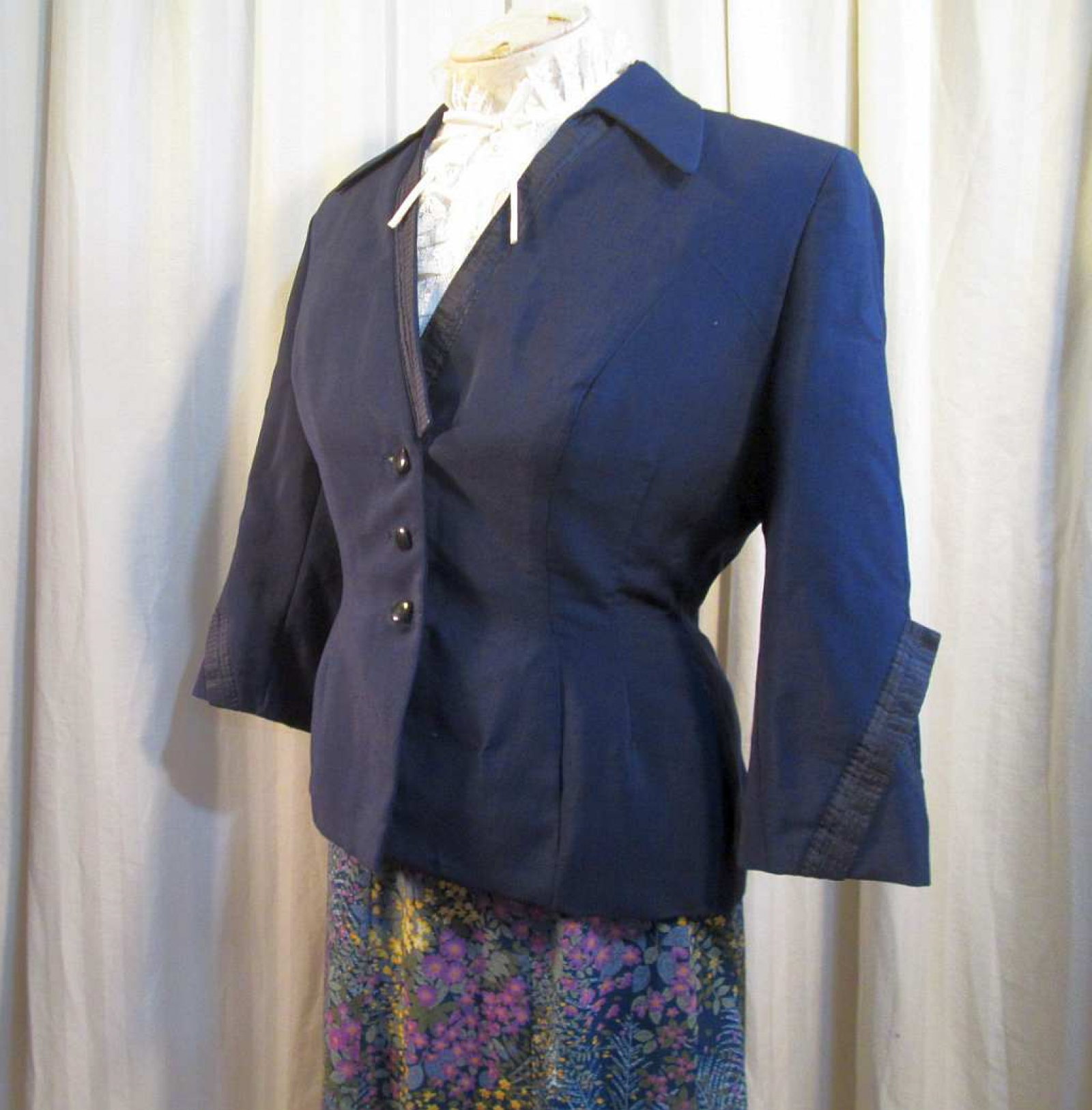 Aspire Overtake rim Vintage suit jacket classic 50s style in navy blue wool silk trim |  funkomavintage
