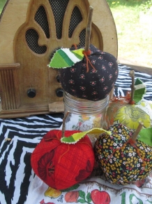 vintage calico apples